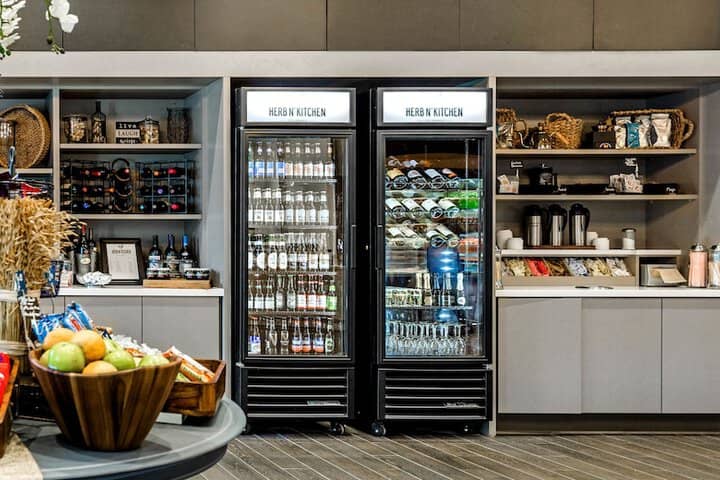 Snack bar